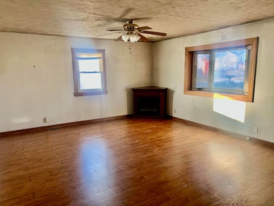 512 E Lindon St, Bolivar, MO 65613 - photo 7