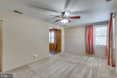 553 Munroe Cir, Glen Burnie, MD 21061 - photo 4