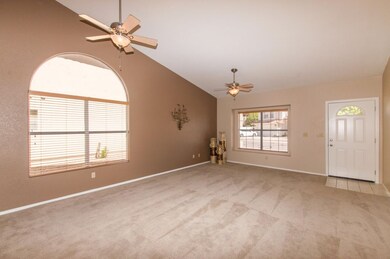 04 Dining Room