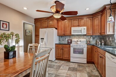 57 3rd Ave kitchen 12 of 26