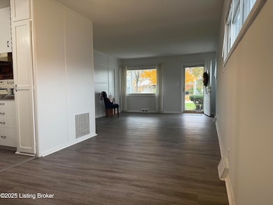 4924 Warbler Way, Louisville, KY 40213 - photo 5