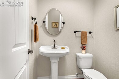 Entry Way 1/2 Bath