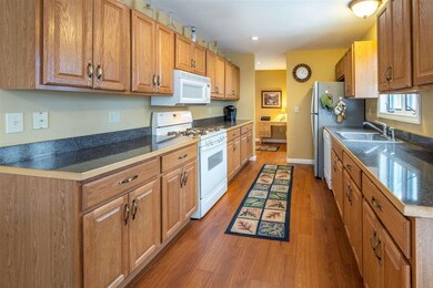 16 Rocky Point Rd, Wilton, NH 03264 - photo 4