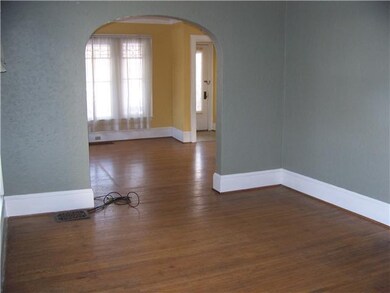 1st Floor Plan 1st Floor Dining room opens to Livi