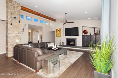 023_Living Room