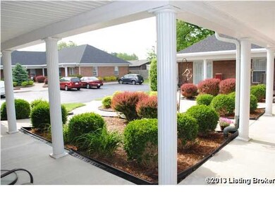 8422 Elsie Ct, Louisville, KY 40228 - photo 2