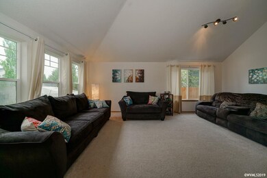 1353 S 6th St, Independence, OR 97351 - photo 6