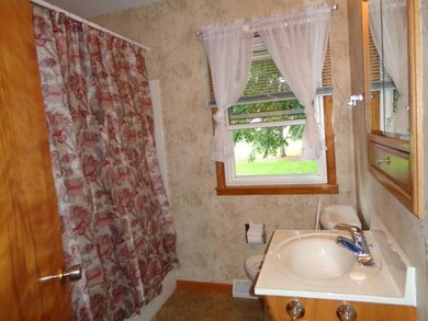 213 16th St NE, Menomonie, WI 54751 - photo 6