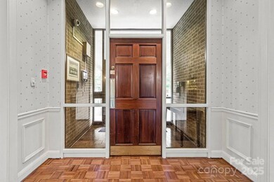 1530 Queens Rd unit 704, Charlotte, NC 28207 - photo 5