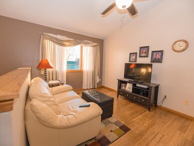 4034 Mark Dr, Waterloo, IA 50701 - photo 5