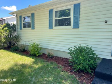 1411 S 19th St, Grand Forks, ND 58201 - photo 2