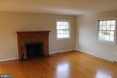 525 Azalea St, Culpeper, VA 22701 - photo 3