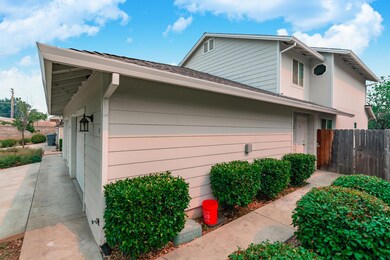 1747 Laurel Ave, Redding, CA 96001 - photo 6