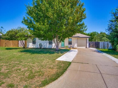 1102 Lynnwood Ct, Cleburne, TX 76033 - photo 3