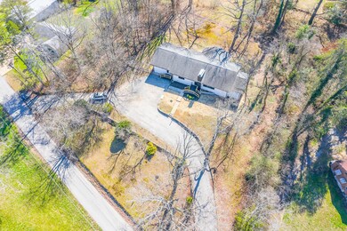 211 Lakeview Dr, Rossville, GA 30741 - photo 2