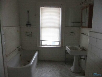 Full Bath.