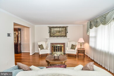 606 Manor Dr NE, Vienna, VA 22180 - photo 3