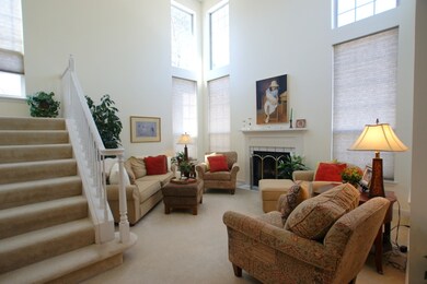 152 Welwyn Ct unit E, Lake Bluff, IL 60044 - photo 4