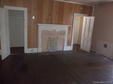 528 W Sharpe St, Statesville, NC 28677 - photo 5