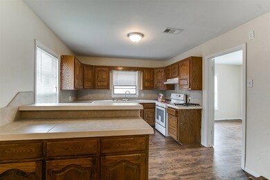 822 Marcolin St, Houston, TX 77088 - photo 5