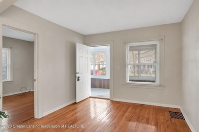 07-531 N Magnolia-windowstill-real-