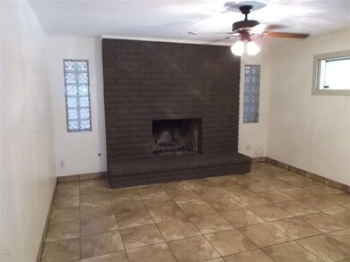 Gas fireplace