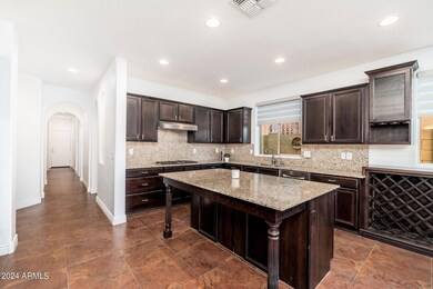 Gourmet kitchen w large island