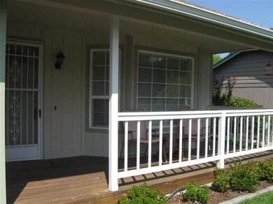 106 Freedom Cir, Grants Pass, OR 97527 - photo 2