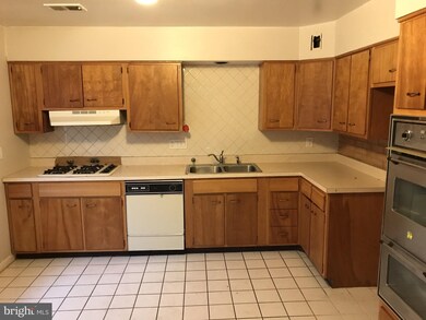 9502 Tuckerman St, Lanham, MD 20706 - photo 3