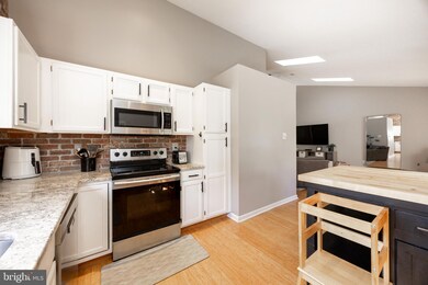 1305 Coventry Pointe Ln, Pottstown, PA 19465 - photo 6