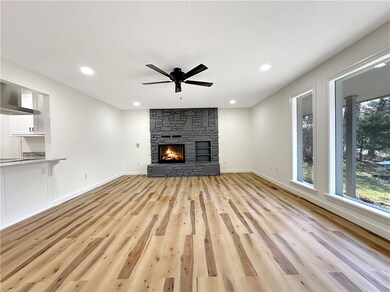 24 Ciemny Ln, Bella Vista, AR 72715 - photo 4