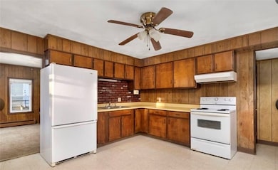 14 Douglas St, West Warwick, RI 02893 - photo 3