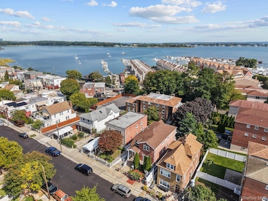 1514 Bayview Ave unit 1518, Bronx, NY 10465 - photo 3