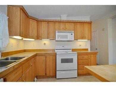 405 Leisure Dr, Wakefield, RI 02879 - photo 4