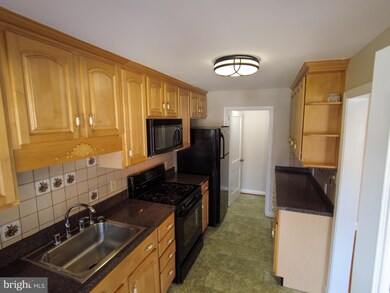 1107 Deanwood Rd, Parkville, MD 21234 - photo 5