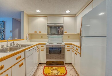 48 Cooper Memorial Dr unit 413, Lincoln, NH 03251 - photo 6