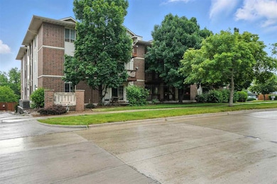 414 Westside Dr, Iowa City, IA 52246 - photo 4