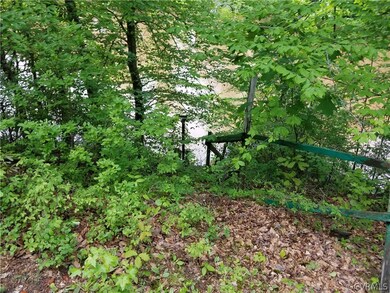 Access to the river.  Needs updating!