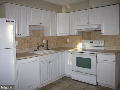 3314 Dauphine Dr, Falls Church, VA 22042 - photo 4