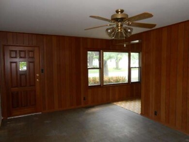 508 Waco Ln, Carpentersville, IL 60110 - photo 6