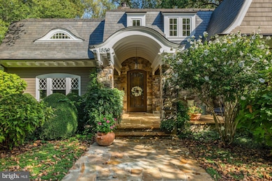 1880 Virginia Ave, McLean, VA 22101 - photo 4