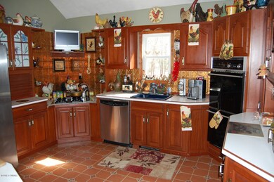 124 Center Trail, Hawley, PA 18428 - photo 2