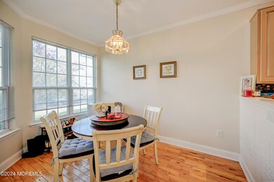 04-Dinette Area