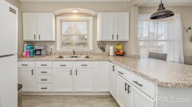 1300 W B St, Iron Mountain, MI 49801 - photo 6