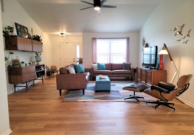 Living Room (2)