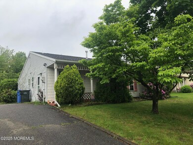 18 Garrison Dr, Tinton Falls, NJ 07753 - photo 5