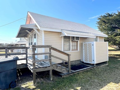 206 E Clark St, Kill Devil Hills, NC 27948 - photo 3