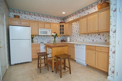 Spacious, fully applianced, eat-in-kitchen with so