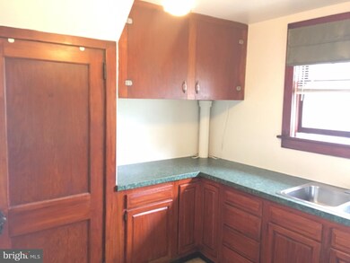 390 W Queen St, Chambersburg, PA 17201 - photo 2