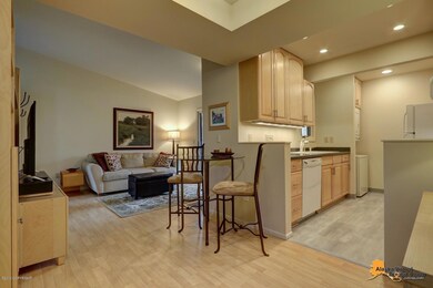 Extensive laminate floors